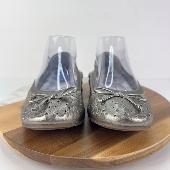 EUC Vionic Women's Spark Surin Pewter Leather Perforated Slip On Ballet Flat 7.5 - Picture 3 of 11